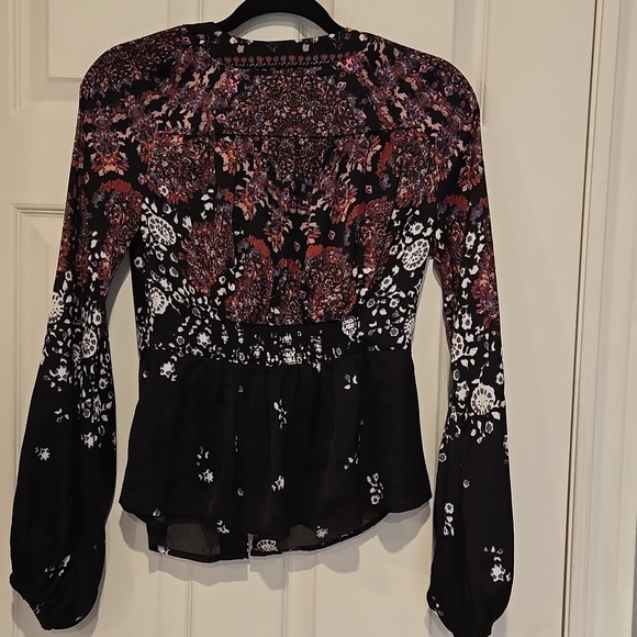 Free People Run Free Floral V-Neck Tie-Front Blouse - Black & Burgundy Size XS - Picture 7 of 7